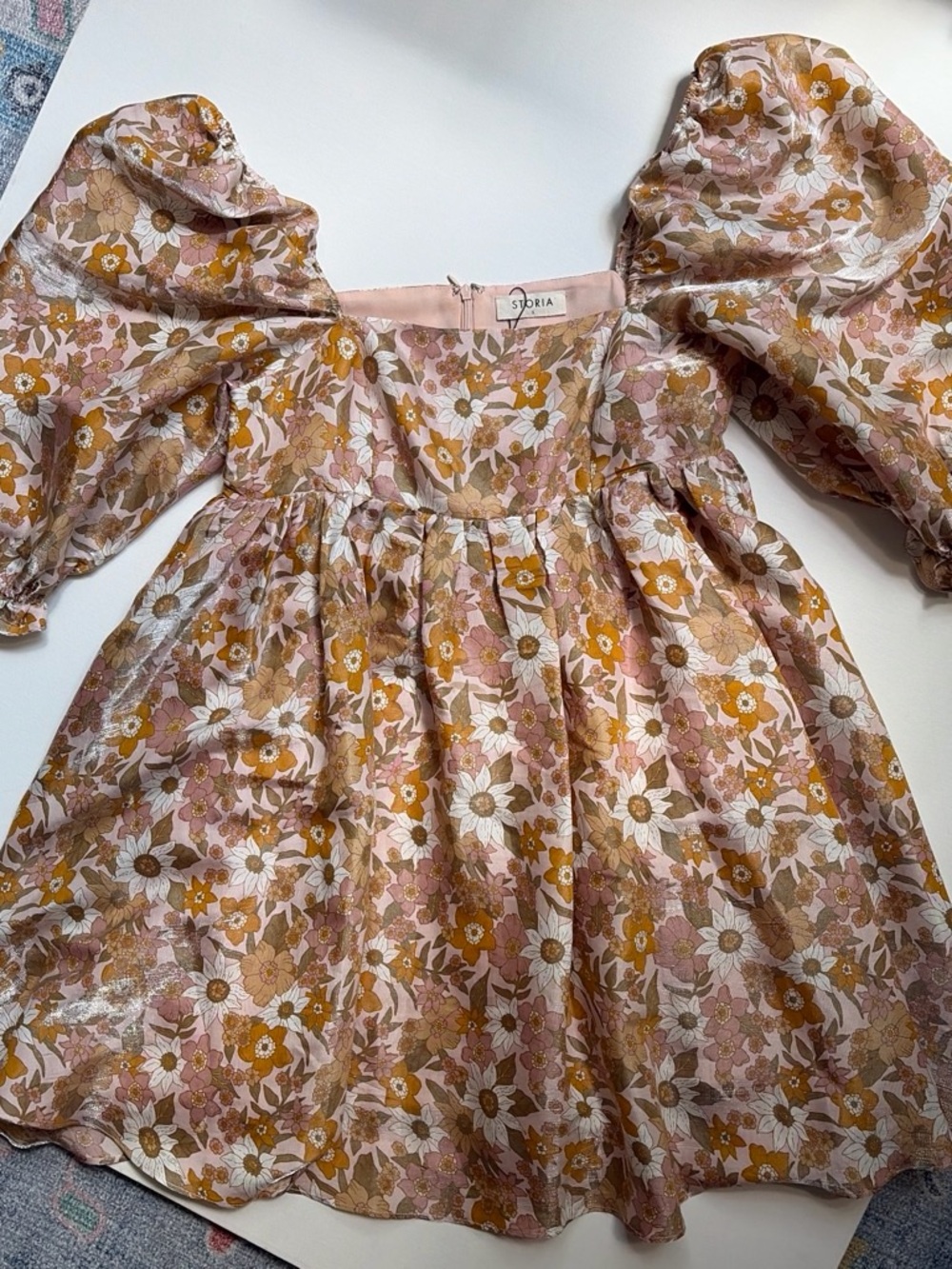 STORIA NWT metallic retro floral pattern, puff sleeved babydoll dress. Feminine - Picture 5 of 8